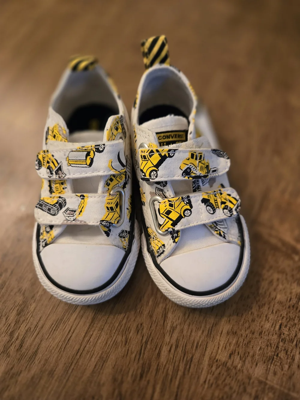 Converse Kids' White & Yellow Construction Print Velcro Sneakers
